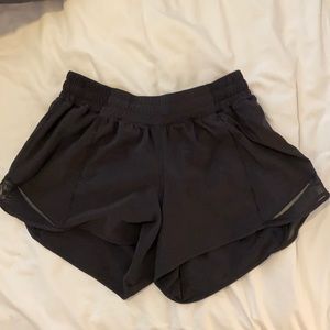 Lululemon Hotty Hot Shorts size 8 Tall BLACK